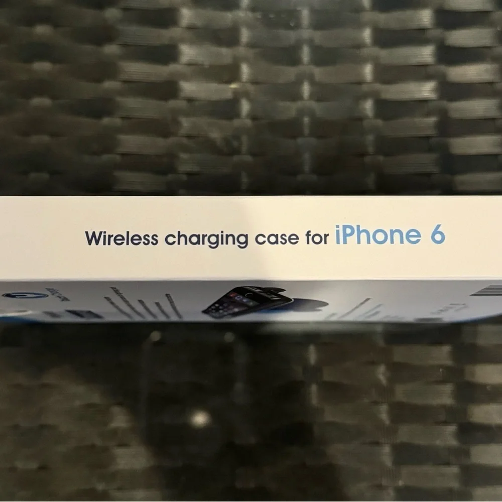 NWT Touch Charge iPhone 6 Wireless Charging Case